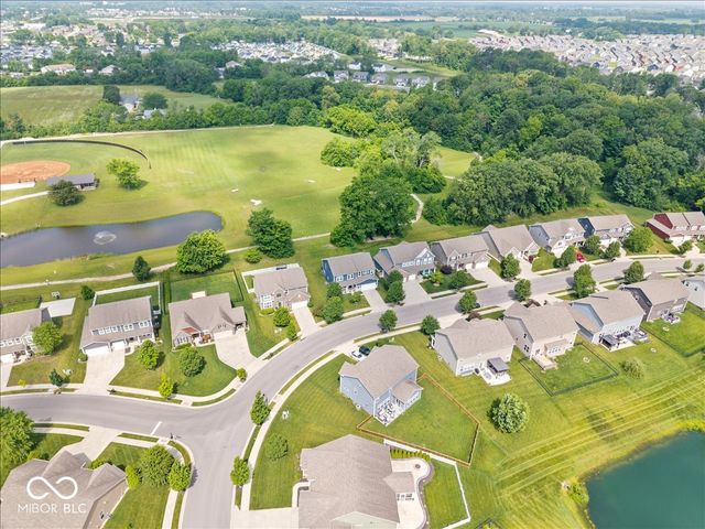 220 Dovetree Drive, Avon, IN 46122