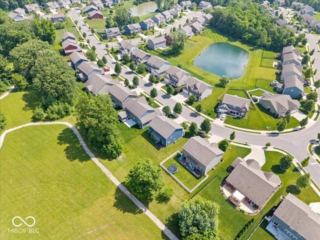 220 Dovetree Drive, Avon, IN 46122