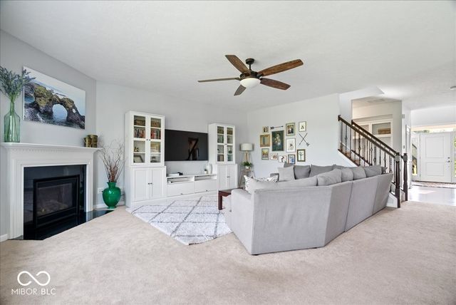 220 Dovetree Drive, Avon, IN 46122