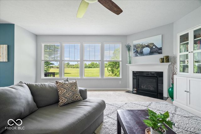 220 Dovetree Drive, Avon, IN 46122