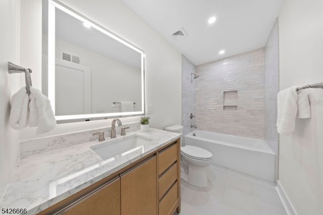 75 Katherine Ave, Clifton City, NJ 07012