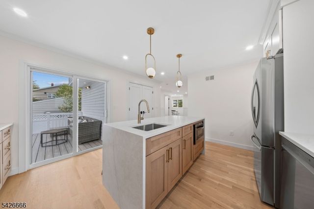 75 Katherine Ave, Clifton City, NJ 07012