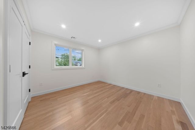 75 Katherine Ave, Clifton City, NJ 07012