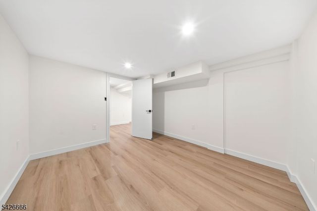 75 Katherine Ave, Clifton City, NJ 07012