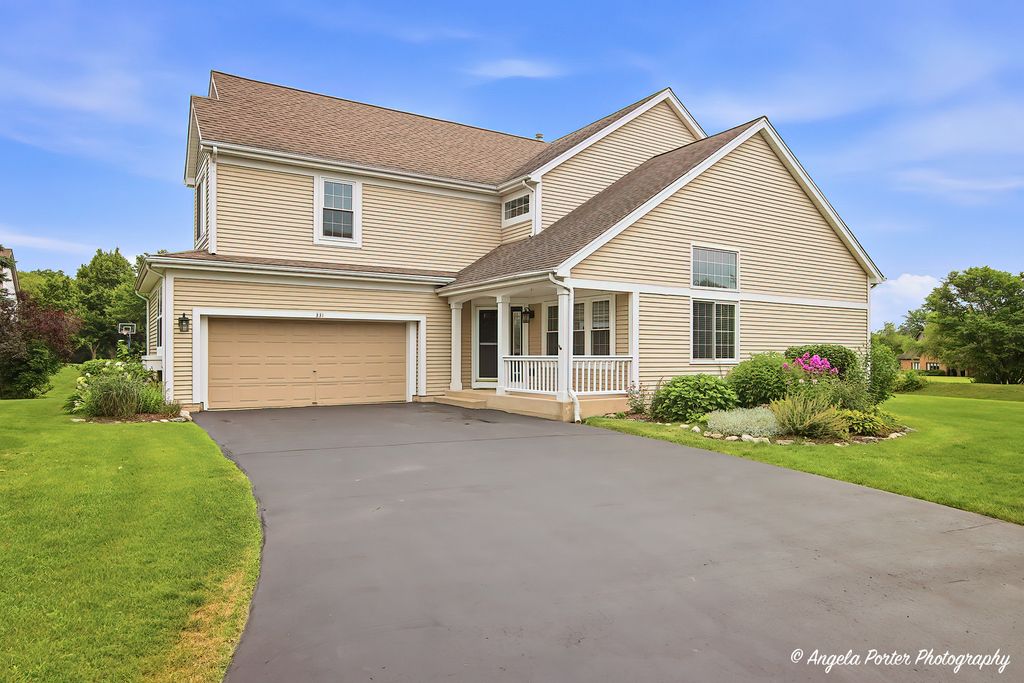 331 Hampton Court, Crystal Lake, IL 60012