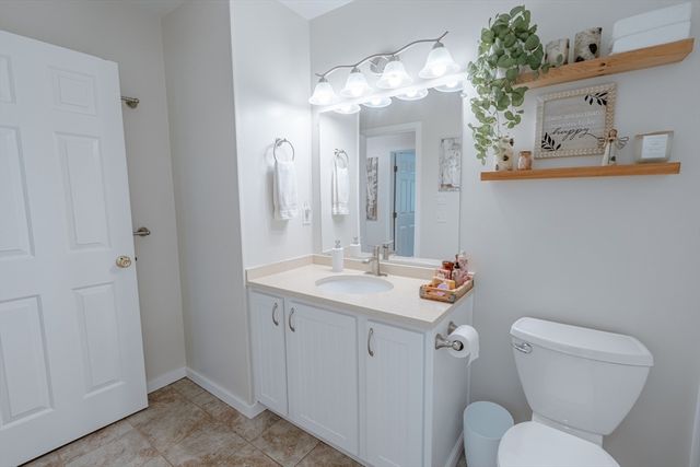 6 Victoria Dr 2, Auburn, MA 01501