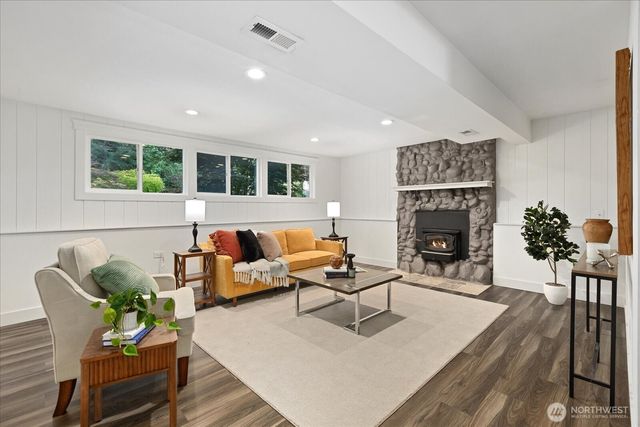 23004 NE 64th Street, Redmond, WA 98053