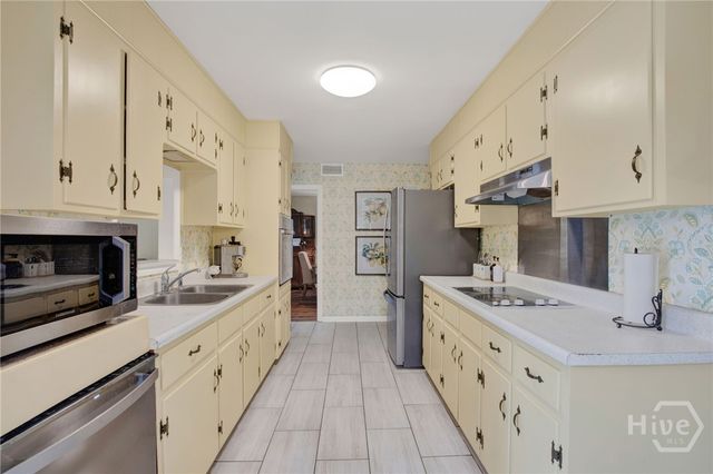 1908 Colonial Drive, Savannah, GA 31406