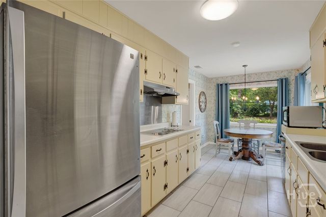 1908 Colonial Drive, Savannah, GA 31406