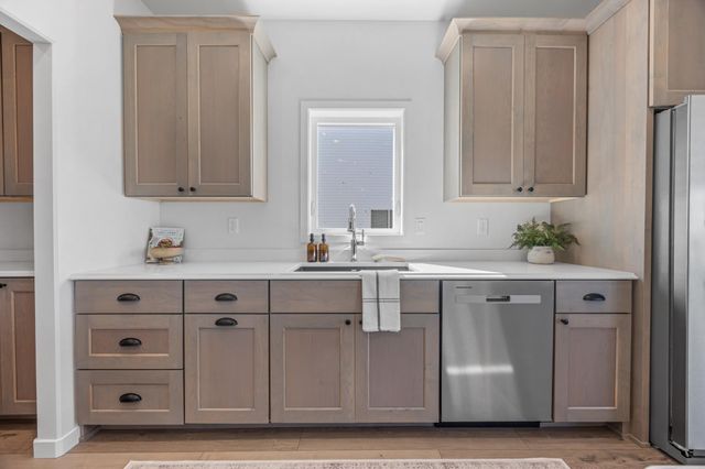 3636 Decorah Way S, Fargo, ND 58104