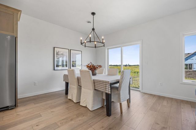 3636 Decorah Way S, Fargo, ND 58104