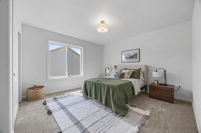 3636 Decorah Way S, Fargo, ND 58104