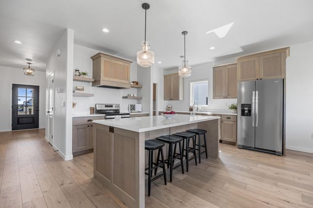 3636 Decorah Way S, Fargo, ND 58104