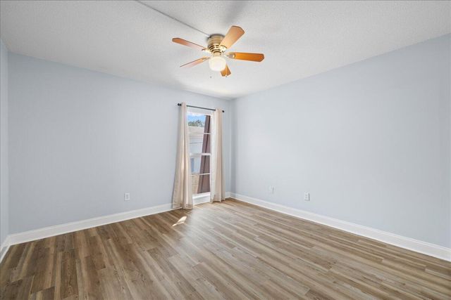 210 Pelham Road 204B, Fort Walton Beach, FL 32547