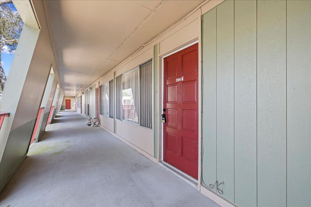 210 Pelham Road 204B, Fort Walton Beach, FL 32547