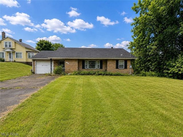 2724 Eldersville Road, Follansbee, WV 26037