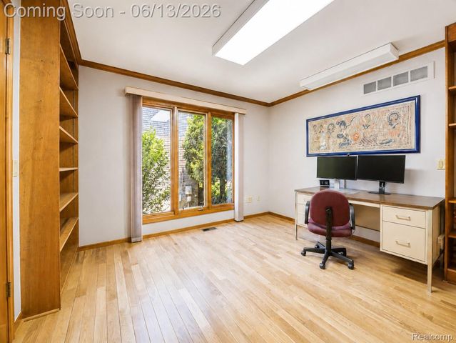 29342 Strathmore Drive, Farmington Hills, MI 48331