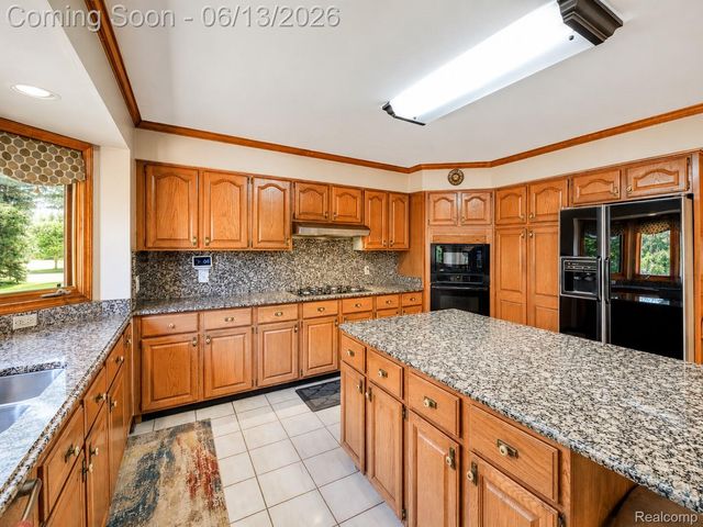 29342 Strathmore Drive, Farmington Hills, MI 48331