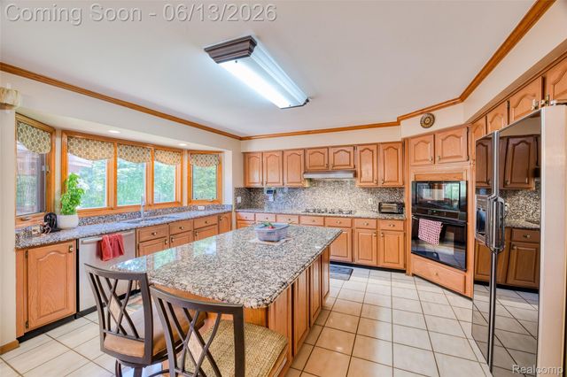 29342 Strathmore Drive, Farmington Hills, MI 48331