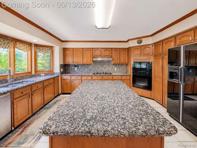 29342 Strathmore Drive, Farmington Hills, MI 48331