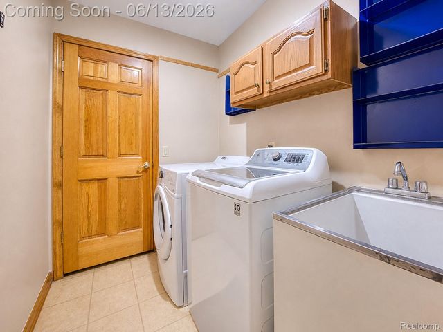 29342 Strathmore Drive, Farmington Hills, MI 48331