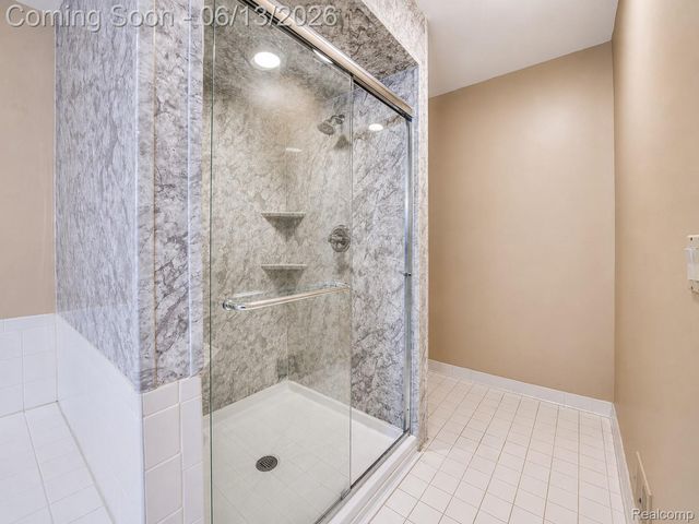 29342 Strathmore Drive, Farmington Hills, MI 48331