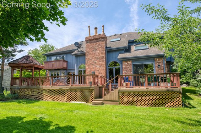 29342 Strathmore Drive, Farmington Hills, MI 48331