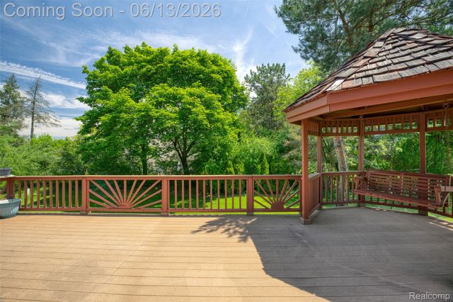 29342 Strathmore Drive, Farmington Hills, MI 48331