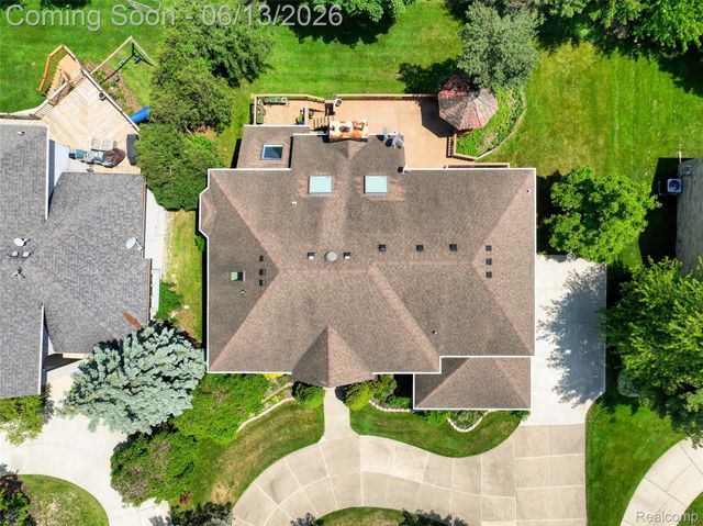 29342 Strathmore Drive, Farmington Hills, MI 48331