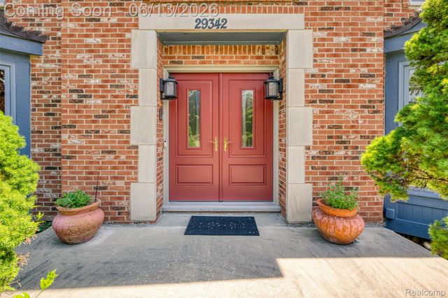 29342 Strathmore Drive, Farmington Hills, MI 48331