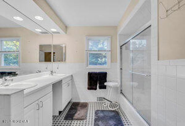 411 Butterfly Road, Jackson, NJ 08527