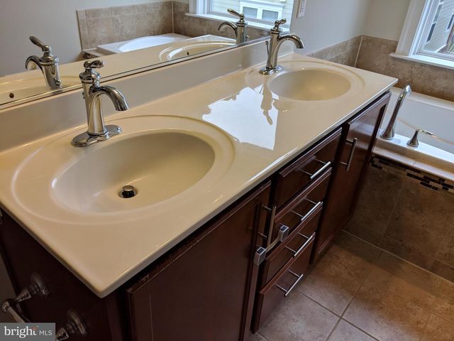 3059 WATERLOO LN, Fairfax, VA 22031