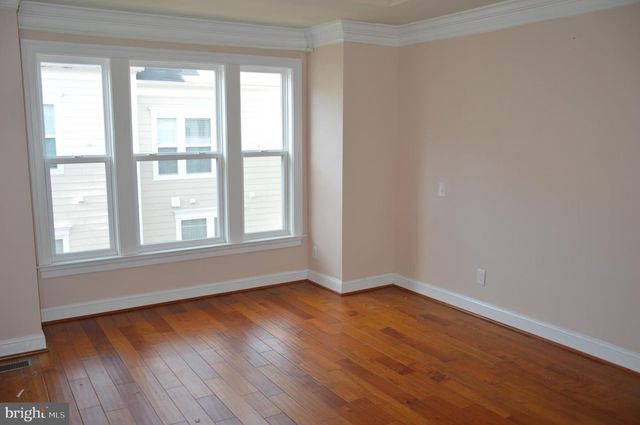 3059 WATERLOO LN, Fairfax, VA 22031