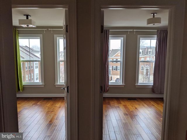 3059 WATERLOO LN, Fairfax, VA 22031