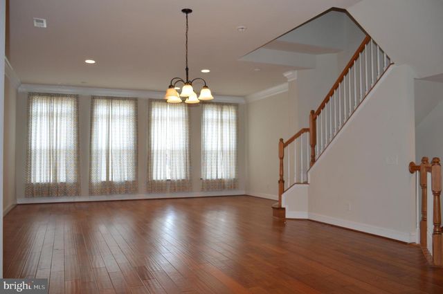 3059 WATERLOO LN, Fairfax, VA 22031
