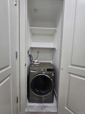 41-62 Bowne Street 12C, Flushing, NY 11355