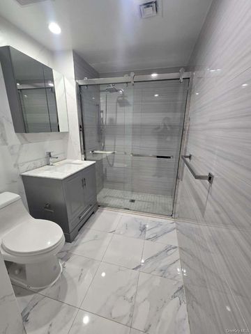 41-62 Bowne Street 12C, Flushing, NY 11355