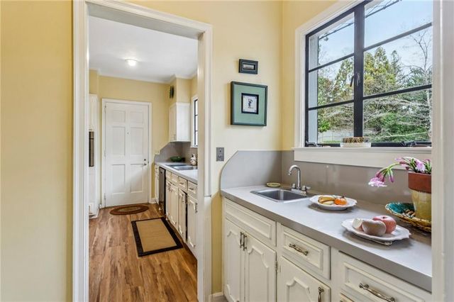 151 Peachtree Battle NW Avenue, Atlanta, GA 30305