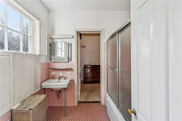 151 Peachtree Battle NW Avenue, Atlanta, GA 30305