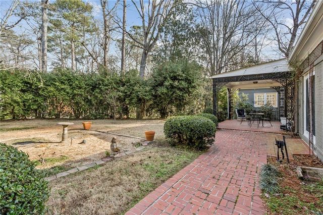 151 Peachtree Battle NW Avenue, Atlanta, GA 30305