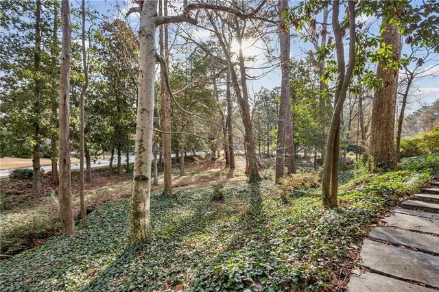 151 Peachtree Battle NW Avenue, Atlanta, GA 30305