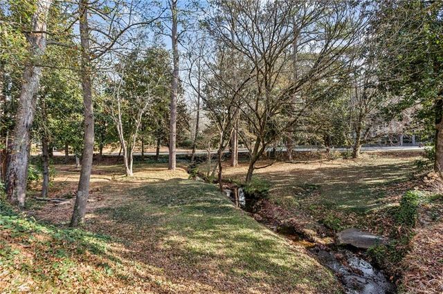 151 Peachtree Battle NW Avenue, Atlanta, GA 30305