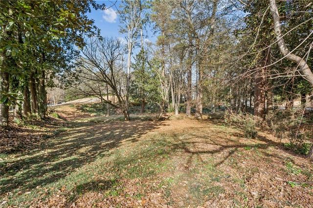 151 Peachtree Battle NW Avenue, Atlanta, GA 30305