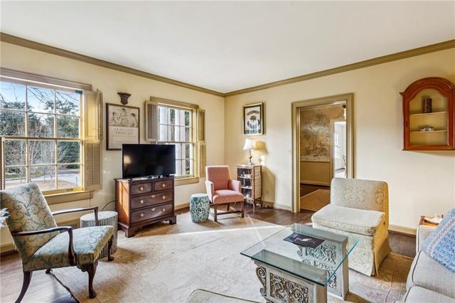 151 Peachtree Battle NW Avenue, Atlanta, GA 30305