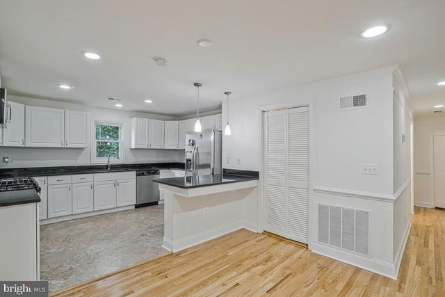 7318 POPLAR CT, Falls Church, VA 22042