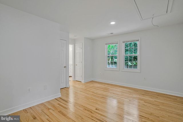 7318 POPLAR CT, Falls Church, VA 22042
