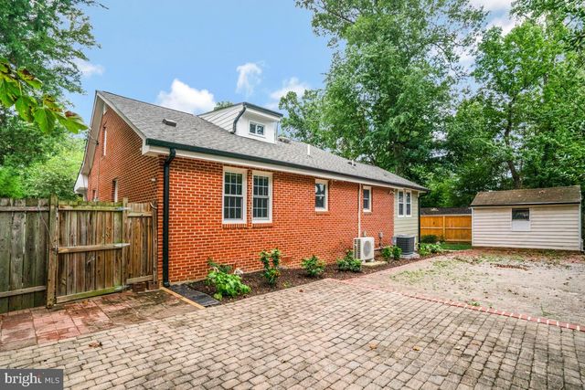 7318 POPLAR CT, Falls Church, VA 22042