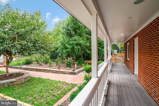 7318 POPLAR CT, Falls Church, VA 22042