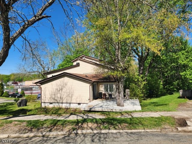 14 Trenton Pl, Newton Town, NJ 07860