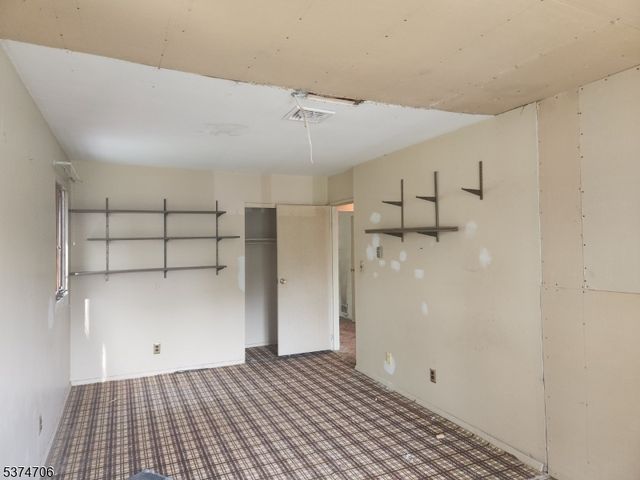 14 Trenton Pl, Newton Town, NJ 07860